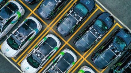 自動(dòng)駕駛的抉擇時(shí)刻 滴滴聯(lián)手廣汽埃安"造無(wú)人車"